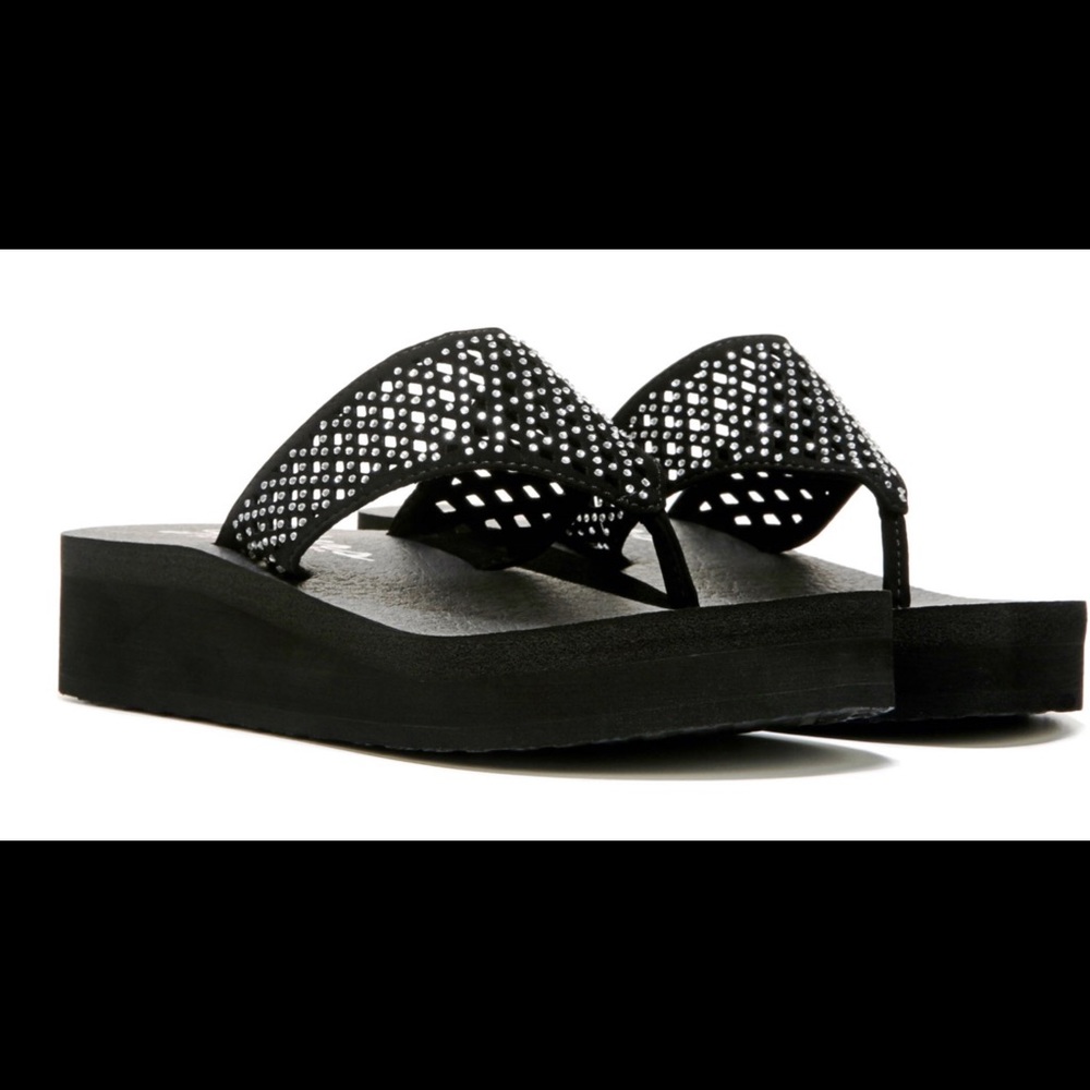 NWT Skechers Sandals